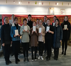 为了充分调动员工学习的积极性，鼓励员工内部相互交流、经验分享。2019年2月28日，ob电竞集团人力资源部组织召开了1月优秀员工交流分享会。ob电竞集团副总裁张非熊、总裁助理薛小丽等领导及来自各版块的10位优秀员工一同出席了本次交流会。