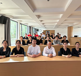 人间四月芳菲。剿绿一ㄊ际⒖2023年4月，常商学院贯彻“培养卓越人才，打造学习型企业”的使命，开展多项培训活动。
