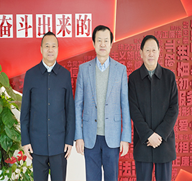 1月28日上午，中国合作贸易企业协会（简称中贸企协）高景远会长一行来到常州市武进人民商场进行考察。