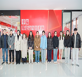 为进一步加强产学研合作，促进教育链、人才链与产业链、创新链的有效衔接，江苏理工学院管理学院工商管理党支部书记葛莹玉及学院人力资源管理和市场营销专业学生代表近日莅临武进人民商场